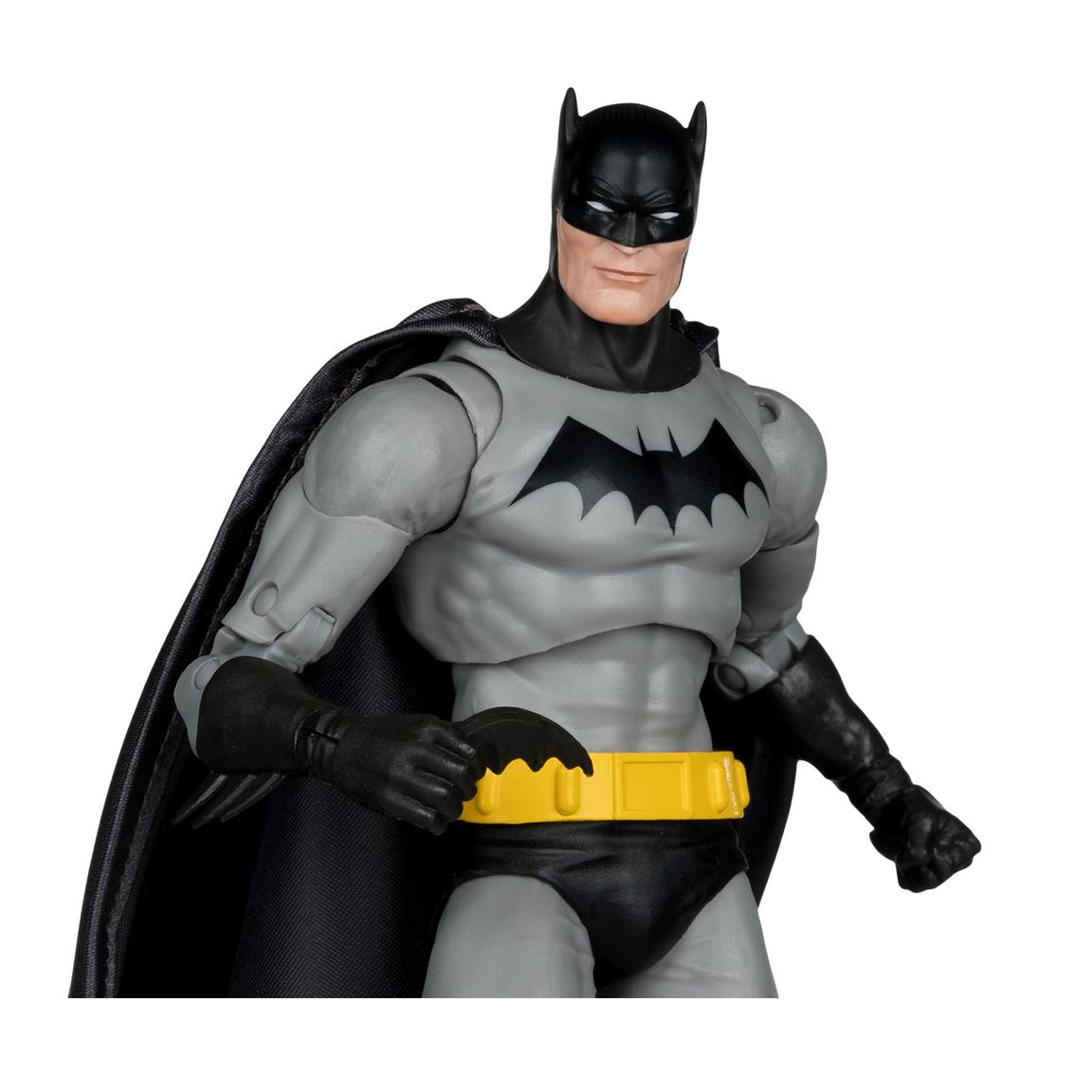 McFarlane DC Multiverse Batman – Golden Age Red (Platinum Edition, 2026) – New